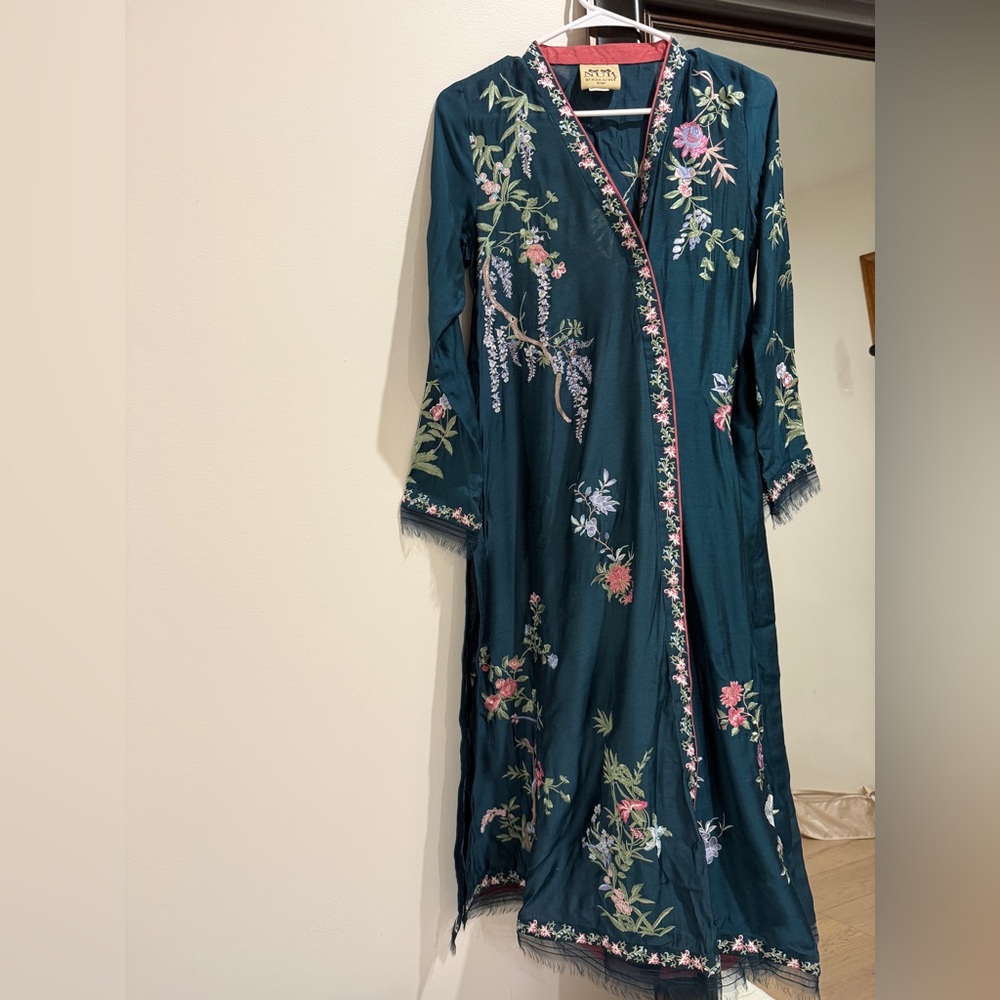 Nida Azwer - Picture 5 of 7